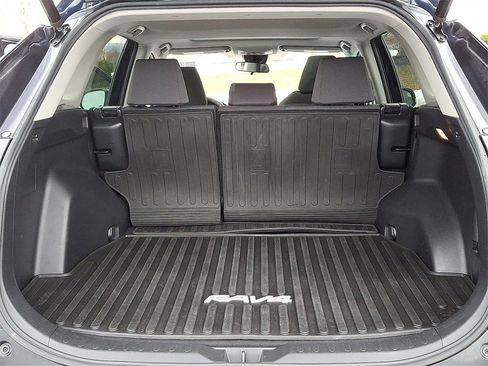 Used 2020 Toyota RAV4 XLE image 29
