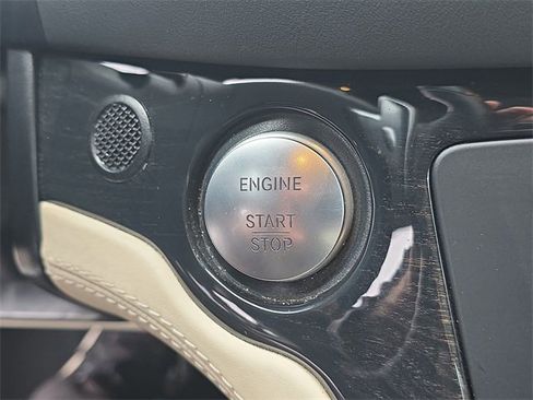 Used 2020 Mercedes-Benz SL 550 image 25