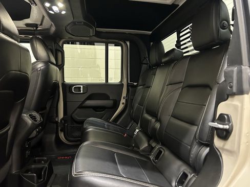 Used 2020 Jeep Gladiator Overland image 8