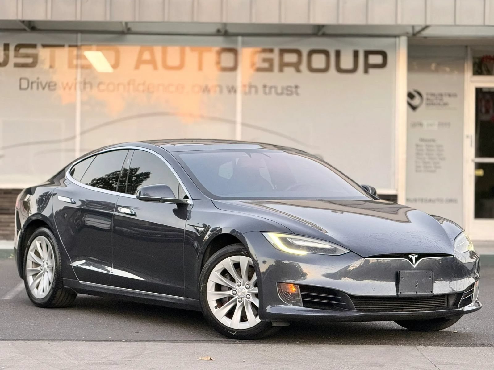 Used 2016 Tesla Model S 75 RWD image 3