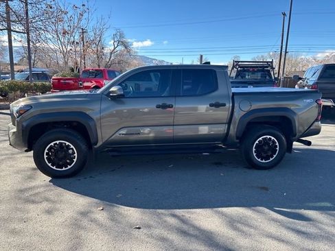 Used 2024 Toyota Tacoma TRD Off-Road image 3