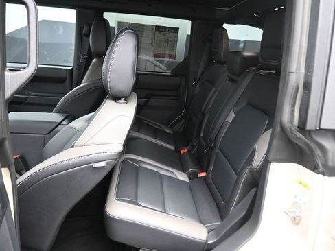 Used 2025 Ford Bronco Outer Banks image 12