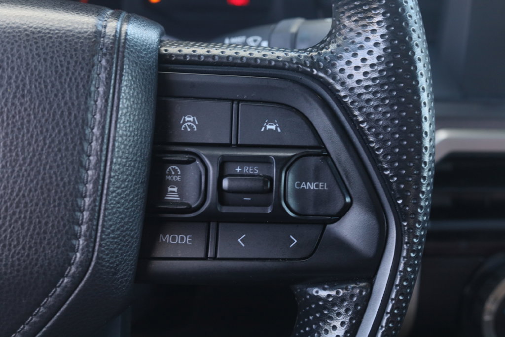 Used 2025 Toyota Tacoma SR5 AWD/4WD image 8