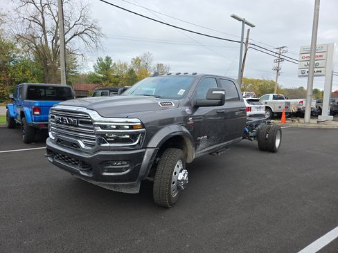 New 2026 RAM 5500 Laramie w/ Laramie Trim Package image 17