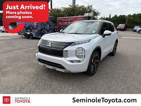 Used 2023 Mitsubishi Outlander SEL FWD image 1