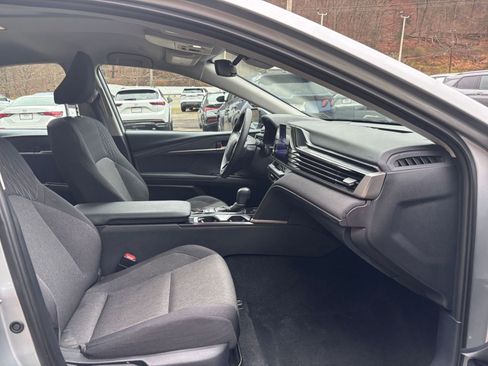 Used 2025 Toyota Camry LE image 25