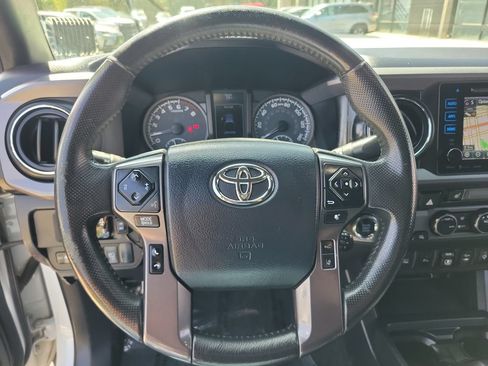 Used 2018 Toyota Tacoma TRD Pro AWD/4WD image 24