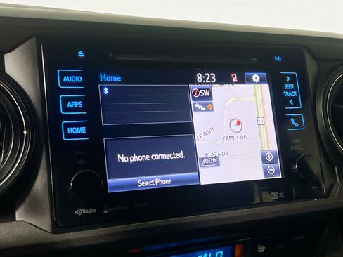 Used 2017 Toyota Tacoma TRD Sport image 28