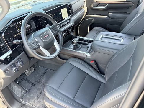 Used 2022 GMC Sierra 1500 SLT w/ SLT Premium Plus Package AWD/4WD image 18