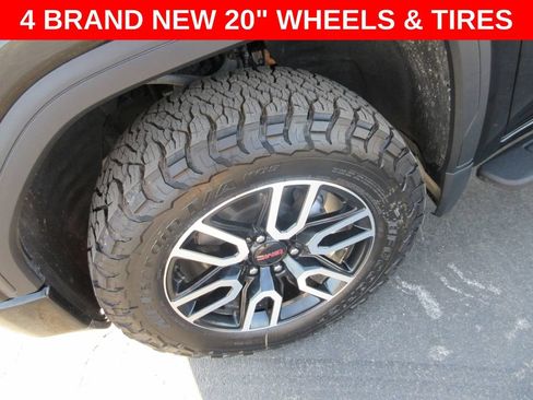 Certified 2021 GMC Sierra 1500 AT4 w/ AT4 Premium Package AWD/4WD image 5