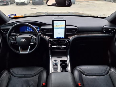 Used 2022 Ford Explorer Platinum w/ Technology Package image 13