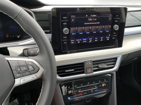 New 2026 Volkswagen Taos SE AWD/4WD image 11