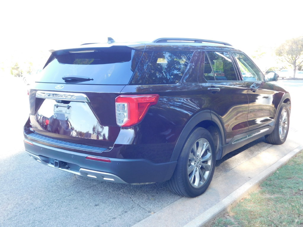Used 2022 Ford Explorer XLT w/ Equipment Group 202A RWD image 4