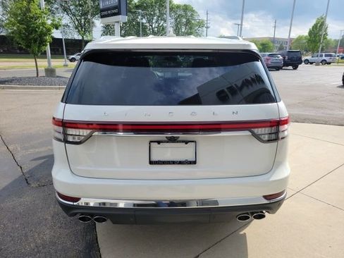 Used 2024 Lincoln Aviator Reserve w/ Elements Package Plus AWD/4WD image 13