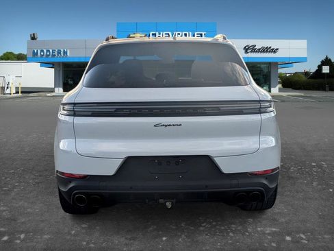 Used 2024 Porsche Cayenne image 6
