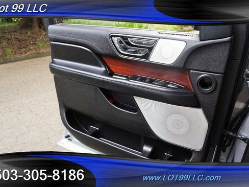 Used 2020 Lincoln Navigator Reserve w/ Luxury Package AWD/4WD image 28