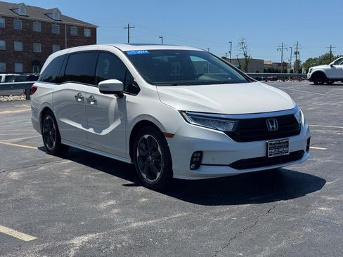 Certified 2024 Honda Odyssey Elite image 2