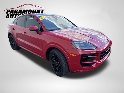 Used 2024 Porsche Cayenne Coupe AWD/4WD image 3
