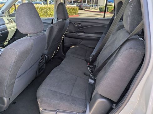 Used 2020 Honda Pilot EX image 7