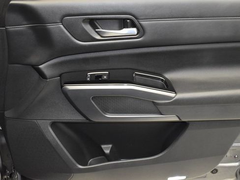 Used 2022 Nissan Pathfinder SL w/ SL Premium Package AWD/4WD image 30