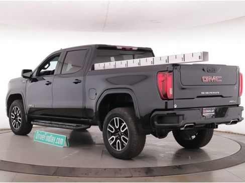 Used 2024 GMC Sierra 1500 AT4 w/ Technology Package AWD/4WD image 8