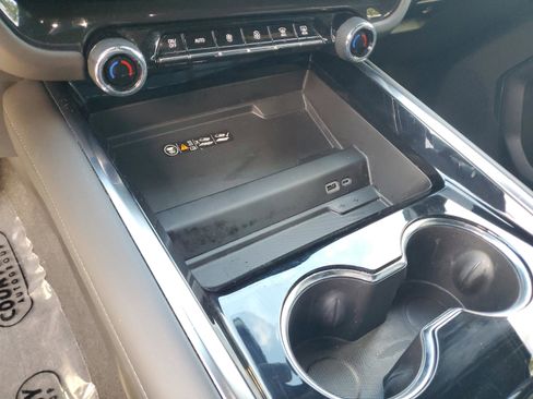 Used 2025 Chevrolet Tahoe LT image 23