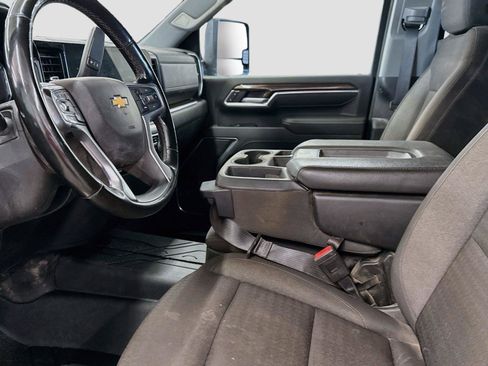 Used 2026 Chevrolet Silverado 2500 LT w/ Convenience Package AWD/4WD image 4