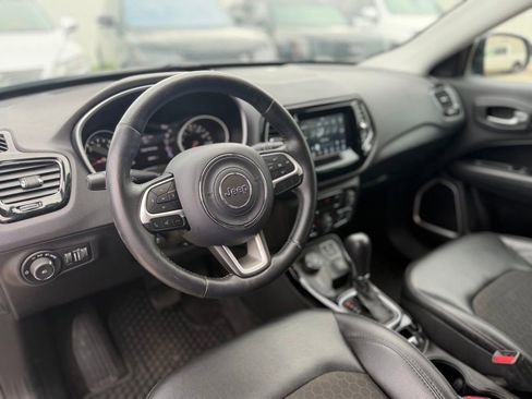 Used 2018 Jeep Compass Latitude w/ Popular Equipment Group AWD/4WD image 14