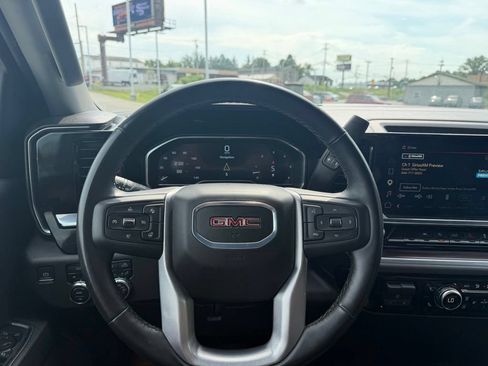 Used 2025 GMC Sierra 1500 SLT AWD/4WD image 25