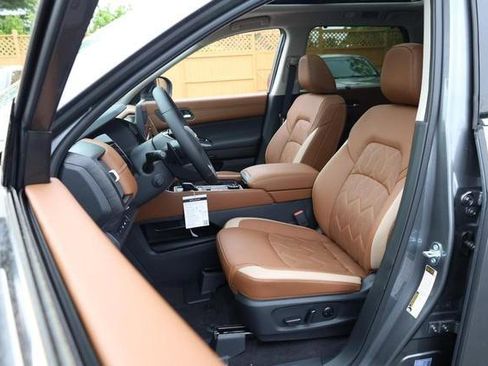 New 2026 Nissan Pathfinder Platinum AWD/4WD image 10