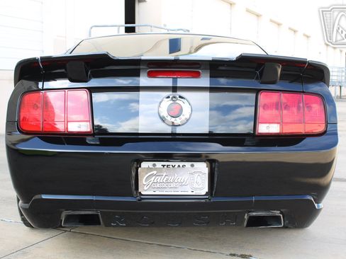 Used 2007 Ford Mustang GT RWD image 10