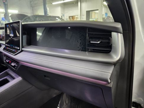 New 2026 Volkswagen Tiguan SE R-Line AWD/4WD image 16