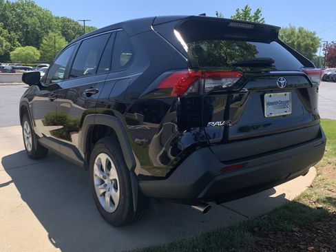 Used 2023 Toyota RAV4 LE image 5