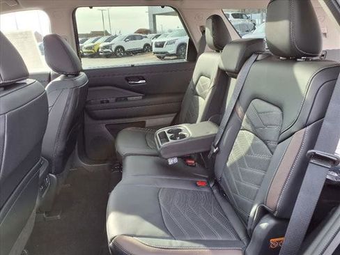 New 2025 Nissan Pathfinder Platinum w/ Cargo Package image 30