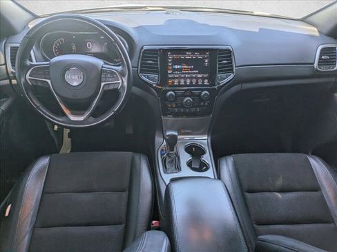 Used 2020 Jeep Grand Cherokee Altitude RWD image 17