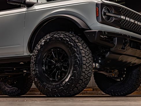 Used 2022 Ford Bronco Badlands image 16