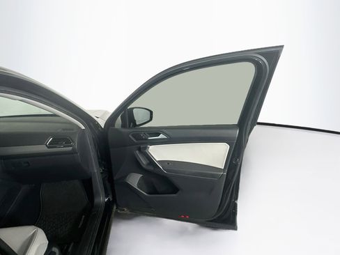 Used 2021 Volkswagen Tiguan SEL FWD image 31