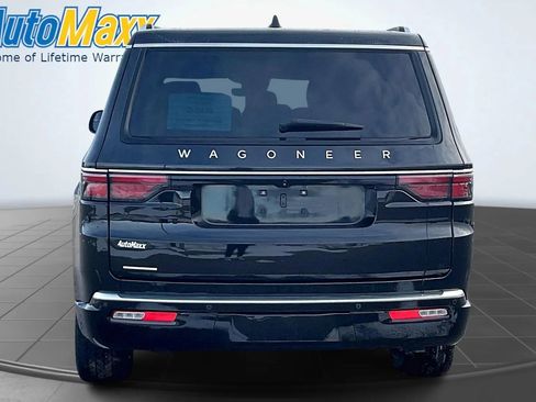 Used 2023 Jeep Wagoneer 4WD image 9