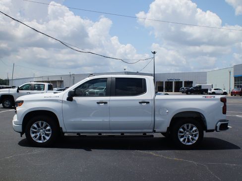 Used 2024 Chevrolet Silverado 1500 Custom AWD/4WD image 9