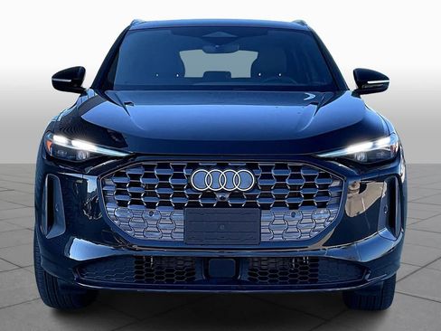 Certified 2025 Audi Q5 Premium w/ Convenience Package image 3