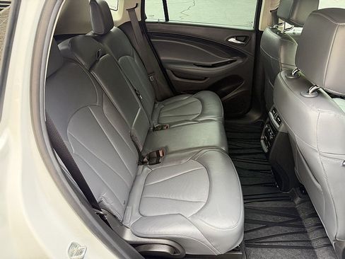 Used 2019 Buick Envision Essence FWD image 16