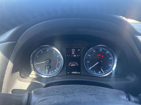Used 2018 Toyota Corolla SE w/ SE Premium Package FWD image 16