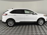 Used 2023 Ford Edge SEL image 5