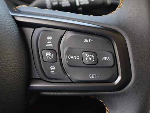 Used 2025 Jeep Wrangler Sport AWD/4WD image 23
