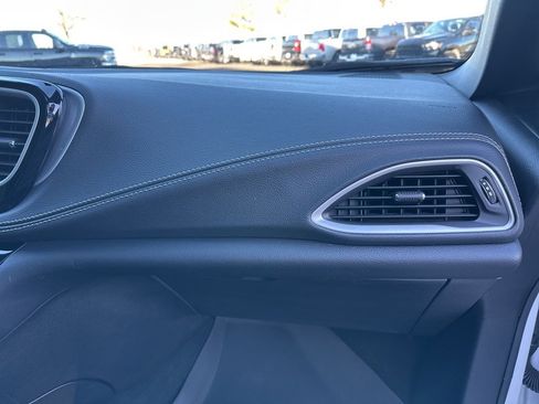 Used 2024 Chrysler Pacifica Touring-L w/ S Appearance Package image 54