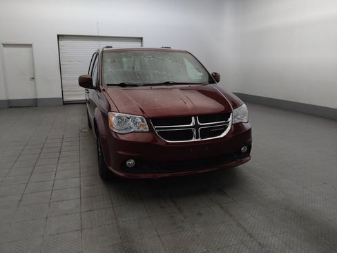 Used 2017 Dodge Grand Caravan SXT FWD image 14