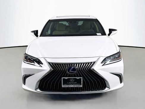 Used 2021 Lexus ES 300h Ultra Luxury w/ Accessory Package 2 image 2