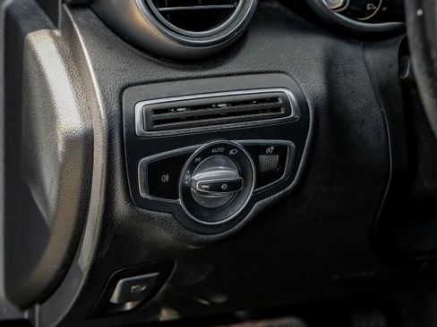 Used 2020 Mercedes-Benz C 300 Sedan image 25