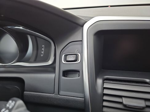 Used 2015 Volvo XC60 T5 image 38