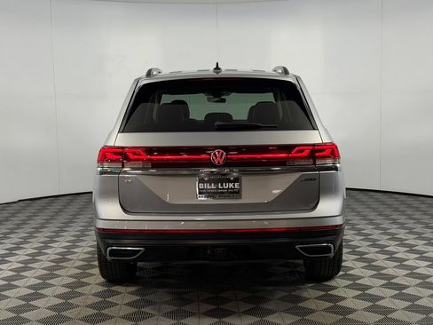 Used 2024 Volkswagen Atlas SE AWD/4WD image 10